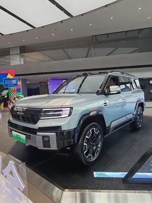 重庆320比亚迪方程豹硬派越野的爆款，英菲尼迪35周年与你共成长